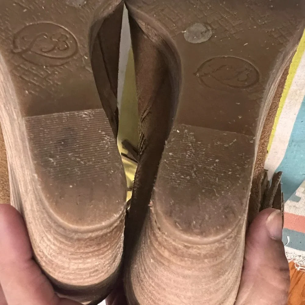Lucky Brand tan fringed size 7 boots